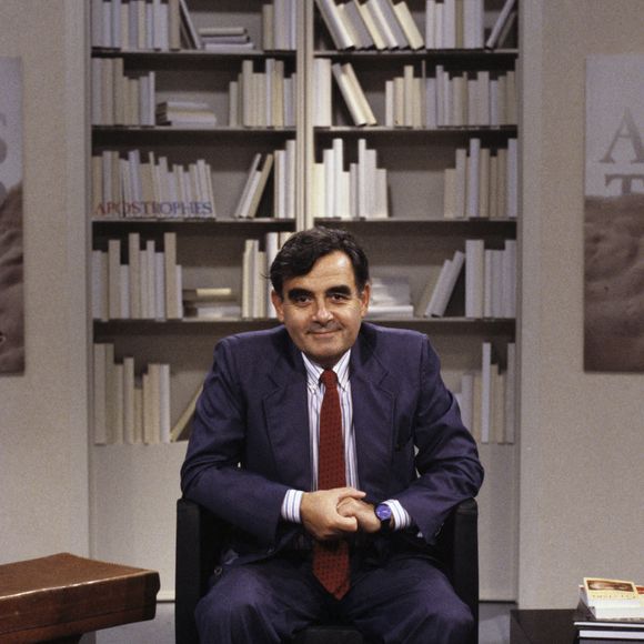 c'est sa famille qui a annoncé son décès ce lundi 6 mai à l'AFP
Bernard Pivot sur le plateau de l'émission Apostrophes à Paris le 4 septembre 1987 © Jean-Claude Colin via Bestimage