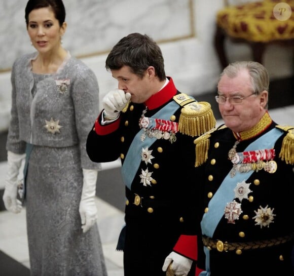 Mary,Frederik et Henrik de Danemark lors d'une cérémonie pour le corps dimplomatique à Conpenhague le 5 janvier 2010