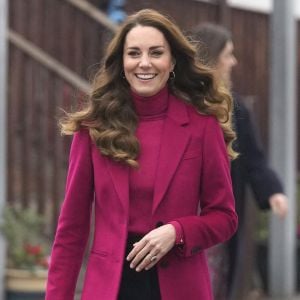 Catherine (Kate) Middleton, duchesse de Cambridge, visite l'école Nower Hill High dans la banlieue de Pinner à Londres, Royaume Uni, pour participer à une leçon de sciences sur les neurosciences et l'importance du développement de la petite enfance. 