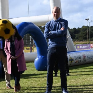 Le prince William, duc de Cambridge, et Catherine (Kate) Middleton, duchesse de Cambridge, visitent le clud de Rugby, City of Derry R.F.C. à Londonderry, Royaume Uni, le 29 septembre 2021. 