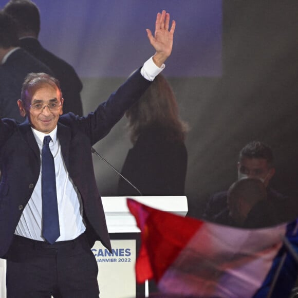 Le candidat à la présidentielle d'extrême droite, Eric Zemmour lors d'un meeting de campagne au Palais des Victoires à Cannes, France, le 22 janvier 2022. © Lionel Urman/bestimage 