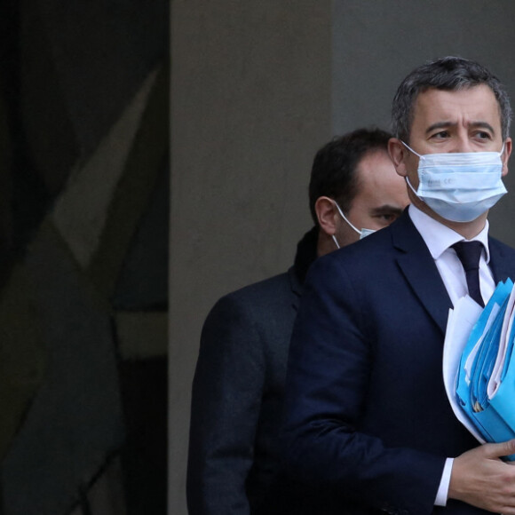 Gérald Darmanin, ministre de l'intérieur à la sortie du conseil des ministres, le 26 janvier 2022, au palais de l'Elysée, à Paris. © Stéphane Lemouton / Bestimage
