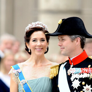 La princesse Mary et le prince Frederik de Danemarl au mariage de la princesse Victoria de Suède à Stockholm en 2010.