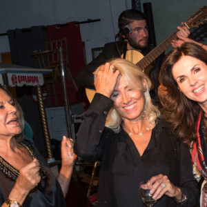 Exclusif - Jacqueline Veyssiere, Marie Sara, Caroline Barclay, Nicoletta - Fête d'anniversaire de Caroline Barclay à La Chope des Puces à Saint-Ouen, Paris. Le 7 octobre 2019 © Cyril Moreau / Bestimage