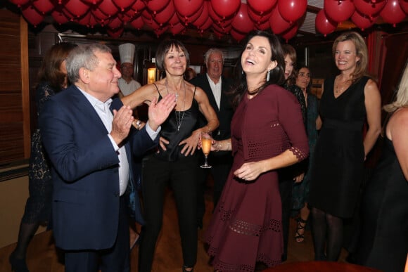 Exclusif - Caroline Barclay et son ami Sol Kerzner (homme d'affaires sud-africain, fondateur du complexe hôtelier Atlantis Paradise Island), Maguy Le Coze, Stéphane Collaro, Diana Lovaton - Caroline Barclay fête son 50ème anniversaire sur le bateau"Acajou" des Yachts de Paris à Paris le 4 octobre 2016. © Bahi/Bestimage