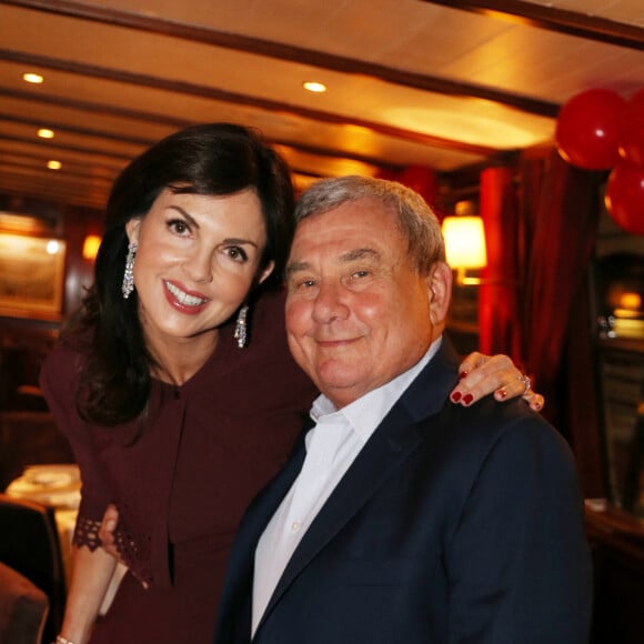 Exclusif - Caroline Barclay et son ami Sol Kerzner (homme d'affaires sud-africain, fondateur du complexe hôtelier Atlantis Paradise Island) - Caroline Barclay fête son 50ème anniversaire sur le bateau"Acajou" des Yachts de Paris à Paris le 4 octobre 2016. © Bahi/Bestimage