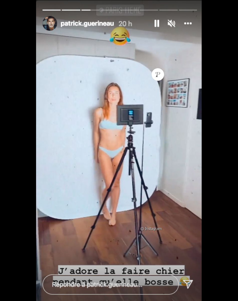 Lou Guérineau, la femme de Patrick, passe un casting de mannequin dans leur appartement, le 31 janvier 2022