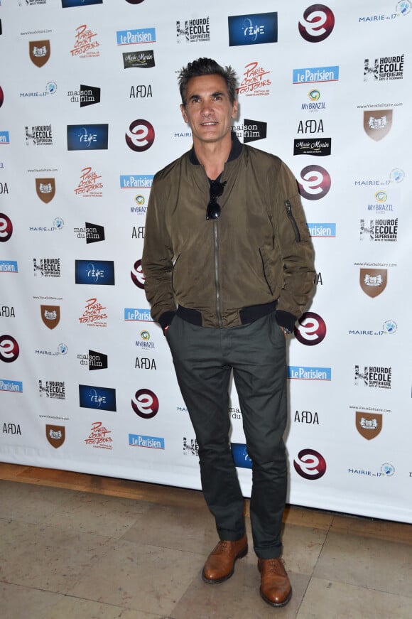 Patrick Guérineau et sa femme Lou lors du photocall de la 2ème édition du festival "Paris Court Toujours" au Théâtre de l'Européen à Paris le 20 septembre 2019. © Giancarlo Gorassini / Bestimage