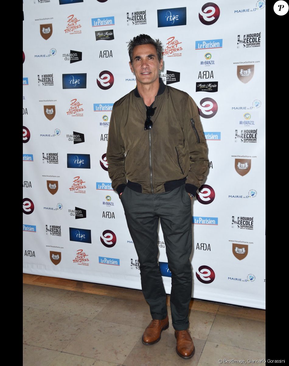 Patrick Guérineau et sa femme Lou lors du photocall de la 2ème édition du festival "Paris Court Toujours" au Théâtre de l'Européen à Paris le 20 septembre 2019. © Giancarlo Gorassini / Bestimage