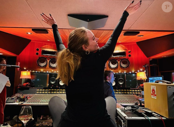 Adele peut se réjouir ! Elle vient de remporter un étonnant bras de fer à l'occasion de la sortie de son nouvel album, "30".