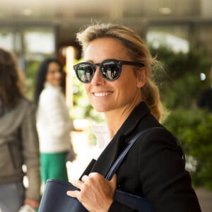 Anne-Sophie Lapix dans le village des internationaux de France de tennis de Roland Garros à Paris, France, le 8 juin 2019.