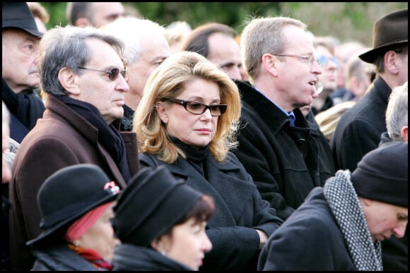 Catherine Deneuve aux obsèques de Claude Berri à Bagneux en 2009. 