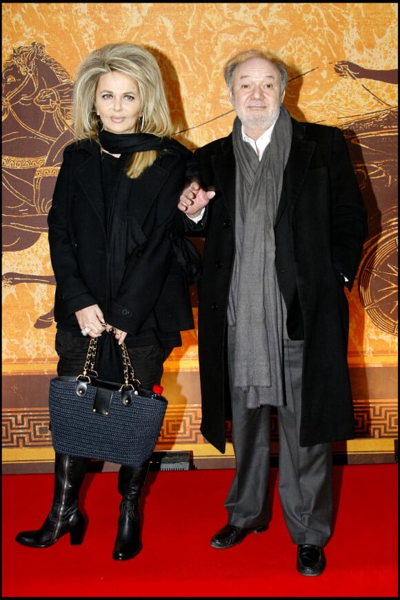 Claude Berri et Nathalie Rheims à la première du film "Astérix et Obélix aux Jeux Olympiques" à Paris en 2008.