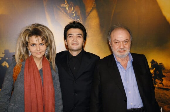 Nathalie Rheims, Thomas Langmann et son père Claude Berri à la première du film "Blueberry" à Paris.