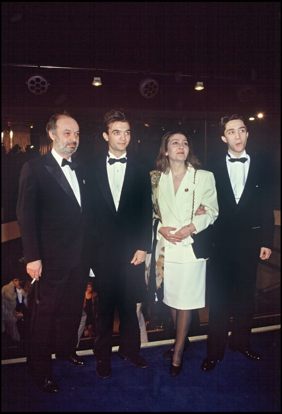 Claure Berri avec ses fils Thomas Langmann et Julien Rassam aux César en 1989.