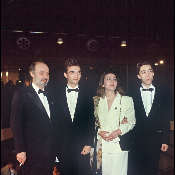 Claure Berri avec ses fils Thomas Langmann et Julien Rassam aux César en 1989.
