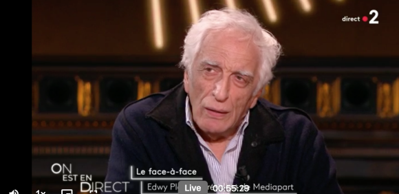 Gérard Darmon allume Edwy Plenel dans l'émission "On est en direct" le 5 février 2022.