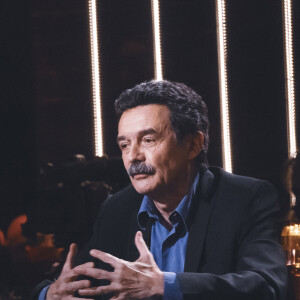 Exclusif - Edwy Plenel sur le plateau de l'émission "On Est En Direct" (OEED) du samedi 5 février, présentée par L.Salamé et L.Ruquier et diffusée en direct sur France 2 à Paris, France, le 5 février 2022. © Jack Tribeca/Bestimage 