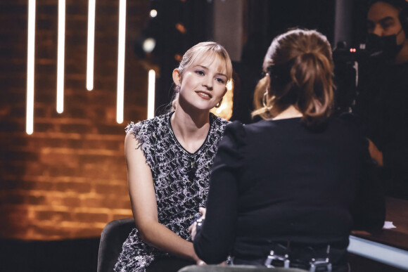 Exclusif - Angèle ( Angèle Van Laeken) sur le plateau de l'émission "On Est En Direct" (OEED) du samedi 5 février, présentée par L.Salamé et L.Ruquier et diffusée en direct sur France 2 à Paris, France, le 5 février 2022. © Jack Tribeca/Bestimage 