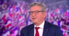 Extrait du journal de TF1 avec Jean-Luc Mélenchon comme invité : il a le droit à un portrait de son parcours de politique, avec des images d'archives.