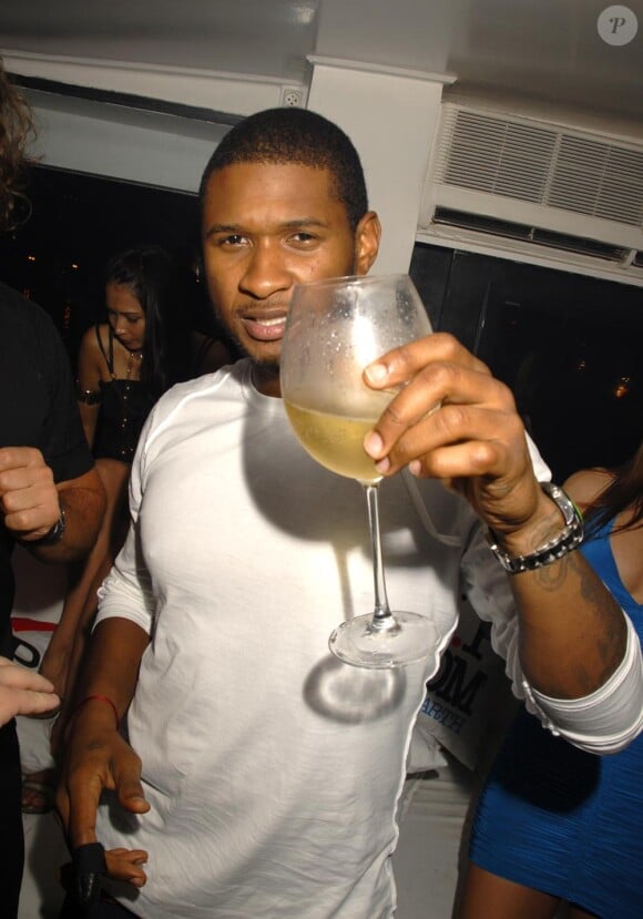 Usher a fait la fête au VIP Room à St Barth le 31 décembre 2009!