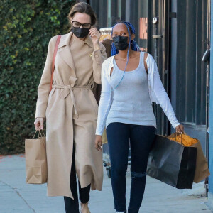 Exclusif - Angelina Jolie et sa fille Zahara Marley Jolie-Pitt sont allées au salon de coiffure Foxtail Salon à Los Angeles. Le 5 février 2022.
