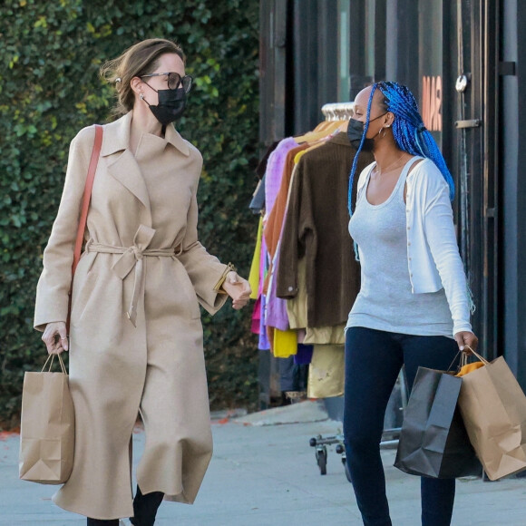 Exclusif - Angelina Jolie et sa fille Zahara Marley Jolie-Pitt sont allées au salon de coiffure Foxtail Salon à Los Angeles.