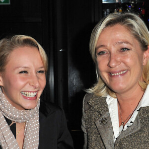 Marion Maréchal et Marine Le Pen - Cocktail dînatoire pour célébrer les 9 ans de "L'Aventure" à Paris le 13 novembre 2012.