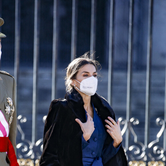 Le roi Felipe VI et la reine Letizia d'Espagne, lors de la réception pour les voeux aux personnels militaires au palais royal à Madrid, Espagne, le 6 janvier 2022.