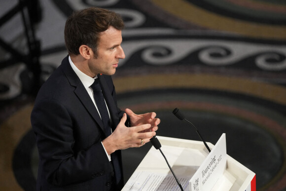 Le président Emmanuel Macron intervient lors d'une réunion informelle des ministres de l'Intérieur de l'union européenne à Tourcoing dans le Nord le 2 février 2022.