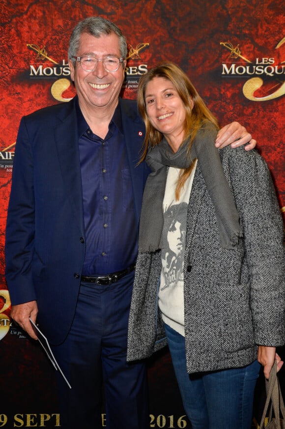 Exclusif - Patrick Balkany et sa fille Vanessa à la générale de la comédie musicale "Les 3 Mousquetaires" au Palais des Sports à Paris le 7 octobre 2016.