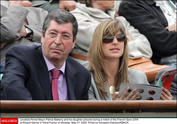 Patrick Balkany et sa fille Vanessa lors d'un match à Roland Garros en 2004