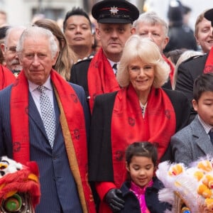 Le prince Charles, prince de Galles, et Camilla Parker Bowles, duchesse de Cornouailles, visitent Chinatown à l'occasion du Nouvel An lunaire à Londres, Royaume Uni, le 1er février 2022.