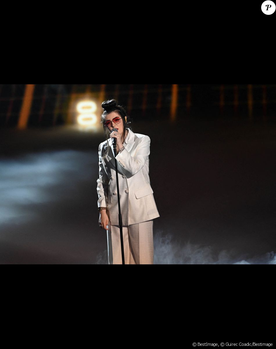Hoshi lors de la 37ème cérémonie des Victoires de la musique à la Seine musicale de Boulogne-Billancourt, le 11 février 2022. © Guirec Coadic/Bestimage