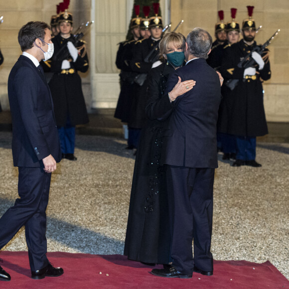 Le président Emmanuel Macron, Marcelo Rebelo De Sousa, président du Portugal et Brigitte Macron - Arrivées au dîner offert par le président de la République en l'honneur de M. Marcelo Rebelo de Sousa, Président de la République portugaise au palais de l'Elysée à Paris le 11 février 2022. © Pierre Perusseau / Bestimage 