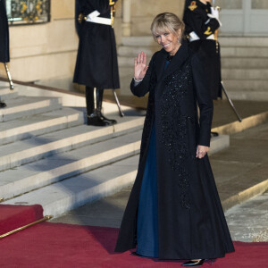 La première dame Brigitte Macron - Arrivées au dîner offert par le président de la République en l'honneur de M. Marcelo Rebelo de Sousa, Président de la République portugaise au palais de l'Elysée à Paris le 11 février 2022. © Pierre Perusseau / Bestimage 