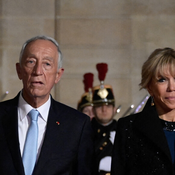 Emmanuel Macron ( président de la Republique ) recoit Marcelo Rebelo De Sousa ( Président de la Republique portugaise ), Brigitte Macron - Arrivées au dîner offert par le président de la République en l'honneur de M. Marcelo Rebelo de Sousa, Président de la République portugaise au palais de l'Elysée à Paris le 11 février 2022. © Federico Pestellini / Panoramic / Bestimage 