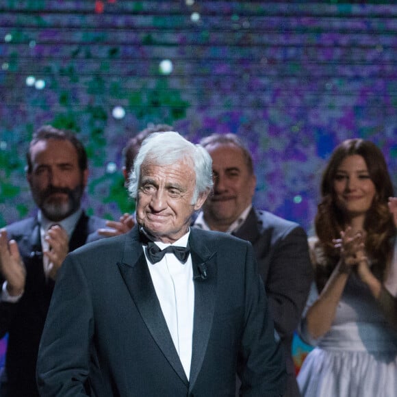 Jean-Paul Belmondo (Smoking Dior, chaussures Carvil) - 42ème cérémonie des César à la salle Pleyel à Paris le 24 février 2017. © Olivier Borde / Dominique Jacovides / Bestimage 