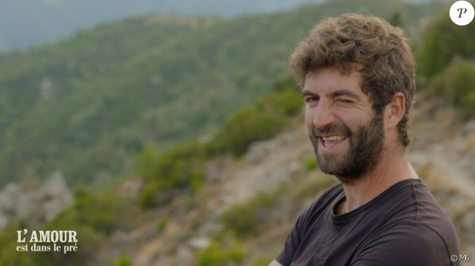 Sebastien Lors Du Tournage De Son Portrait Pour L Amour Est Dans Le Pre 22 Diffuse Le 14 Fevrier Sur M6 Purepeople Sebastien Lors Du Tournage De Son Portrait Pour L Amour Est Dans Le Pre 22 Diffuse Le 14 Fevrier Sur M6 Purepeople