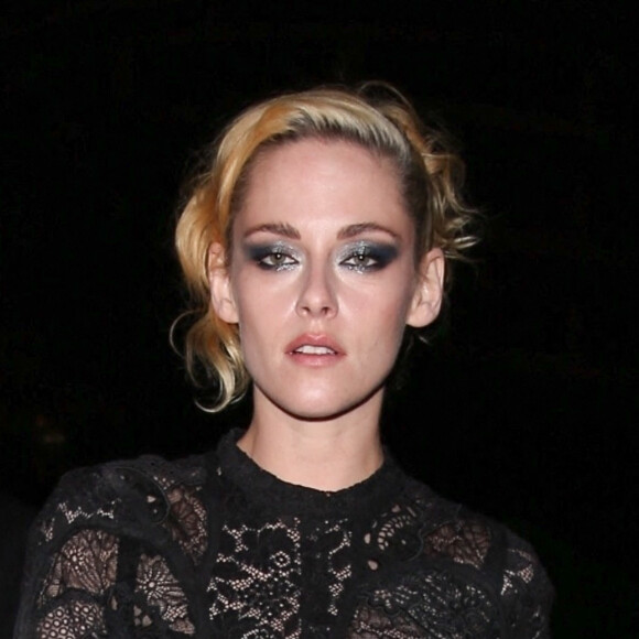 Exclusif - Kristen Stewart quitte les prix de la cinématographie 2021 à Hollywood, Los Angeles, Californie, Etats-Unis, le 13 novembre 2021. 