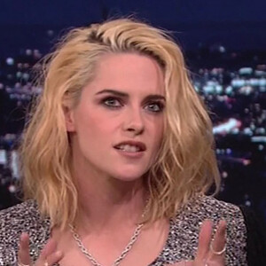 Kristen Stewart sur le plateau de l'émission "The Tonight Show Starring Jimmy Fallon" à New York, le 2 novembre 2021. 