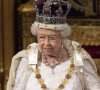 La reine Elisabeth II d'Angleterre - Ouverture de la session parlementaire, à la Chambre des Lords du Palais de Westminster à Londres le 18 mai 2016. 
