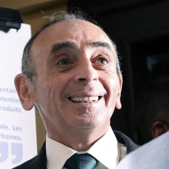 Le candidat à la présidence du parti d'extrême droite français "Reconquête!", Eric Zemmour, assiste à un colloque axé sur les enjeux ruraux, organisé par le Mouvement de la ruralité (LMR), parti agricole français à Paris, France, le 15 février 2022.