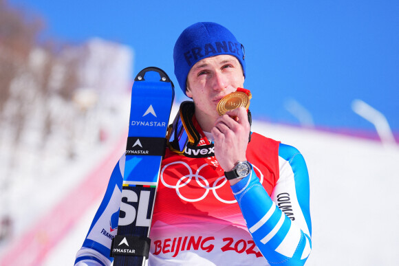 Clément Noël avec sa médaille d'or olympique le 16 février 2022. Photo: Michael Kappeler/DPA/ABACAPRESS.COM