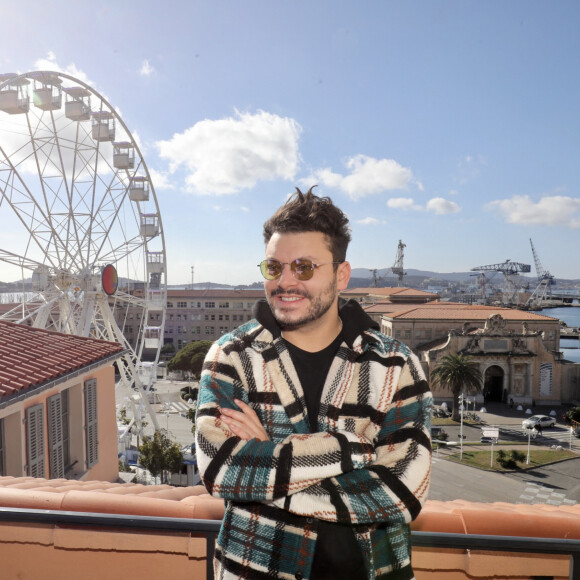 Rencontre avec l'humoriste Kev Adams en promotion pour son dernier film "Maison de retraite" à Toulon. Le 9 février 2022 © Luc Boutria / Nice Matin / Bestimage