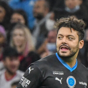 Kev Adams - Match des héros entre l'équipe OM Legends et l'équipe UNICEF au stade Orange Velodrome à Marseille le 13 octobre 2021. © Jean-René Santini/Bestimage