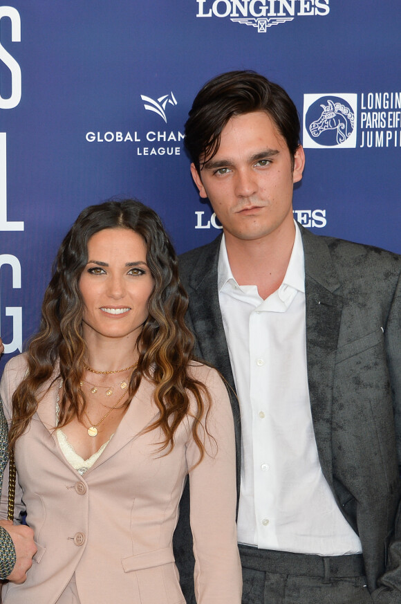 Exclusif - Alain-Fabien Delon et sa compagne Capucine Anav - Photocall du dîner - Longines Paris Eiffel Jumping au Champ de Mars à Paris, France, le 5 juillet 2019. © Veeren Ramsamy/Bestimage 