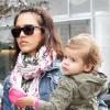 Jessica Alba, Cash Warren et leur fille Honor Marie profitent d'un samedi ensoleillé à West Hollywood le 9 janvier 2009