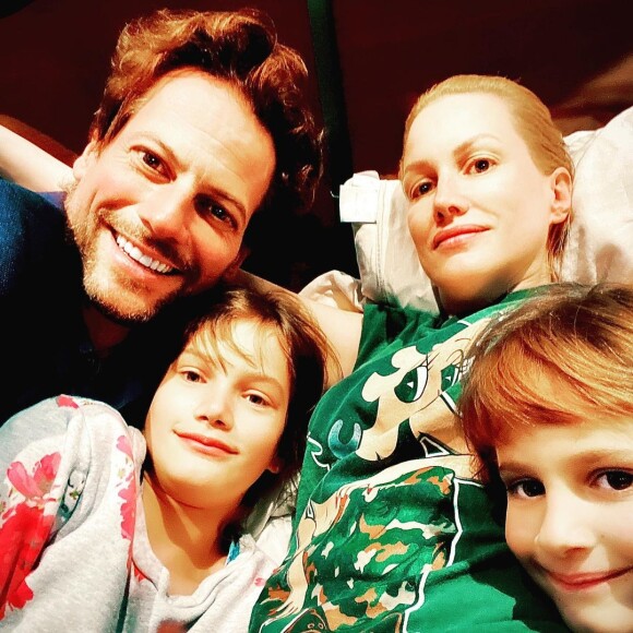 Alice Evans, Ioan Gruffudd et leurs filles Ella et Elsie sur Instagram. Le 1er janvier 2020.
