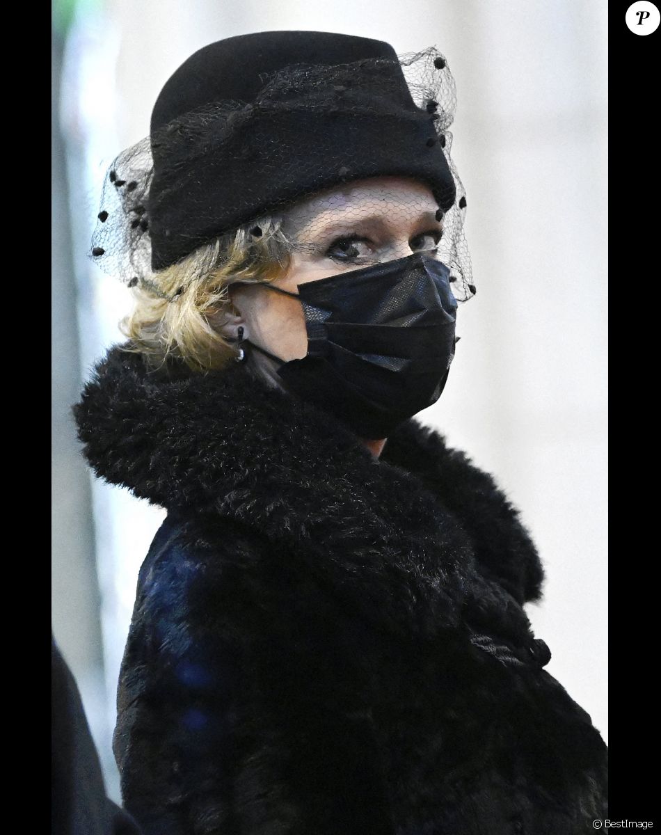 La princesse Delphine de Belgique - Les membres de la famille royale de Belgique assistent à la messe annuelle à la mémoire des membres décédés de la Famille royale en l'église Notre-Dame de Laeken à Bruxelles, le 17 février 2022.